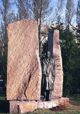 Raoul Wallenberg’s statue in Buda